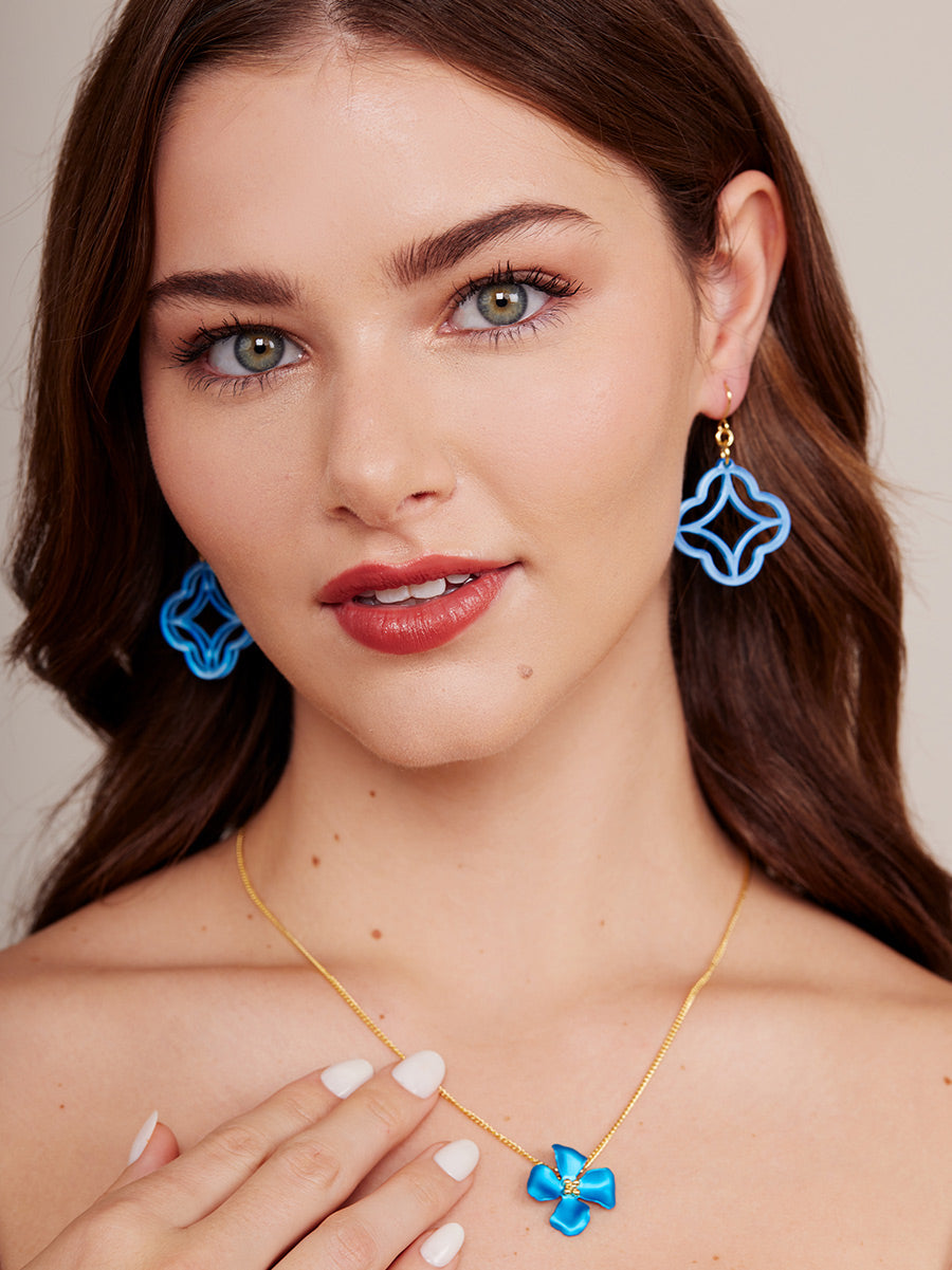 Elara Metallic Flower Pendant Necklace