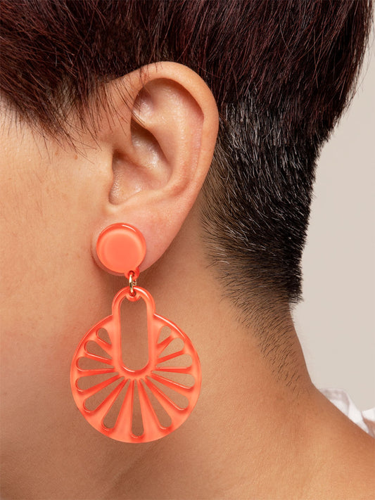 Pretty non piercing golden color earrings set main image 1